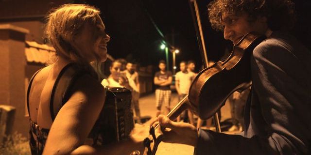 An intimate story about a British accordion player and a Roma violinist opens the 4th AJB DOC